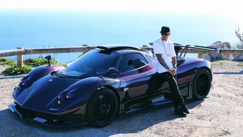 Lewis Hamilton sulla (sua) Pagani Zonda: "l&rsquo;auto peggiore, da guidare" [video]
