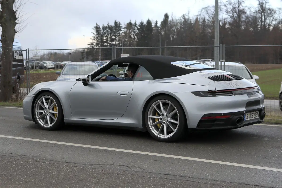 Nuova Porsche 911, la cabrio in fase di collaudo [Foto spia] (5)