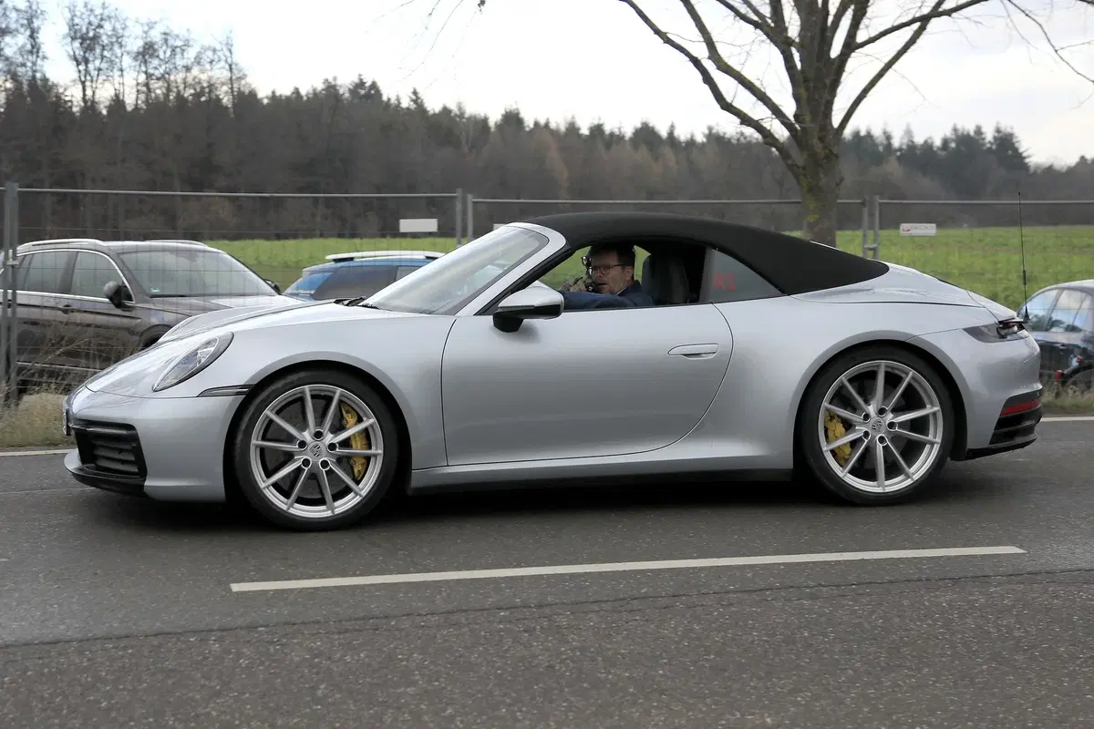 Nuova Porsche 911, la cabrio in fase di collaudo [Foto spia] (9)