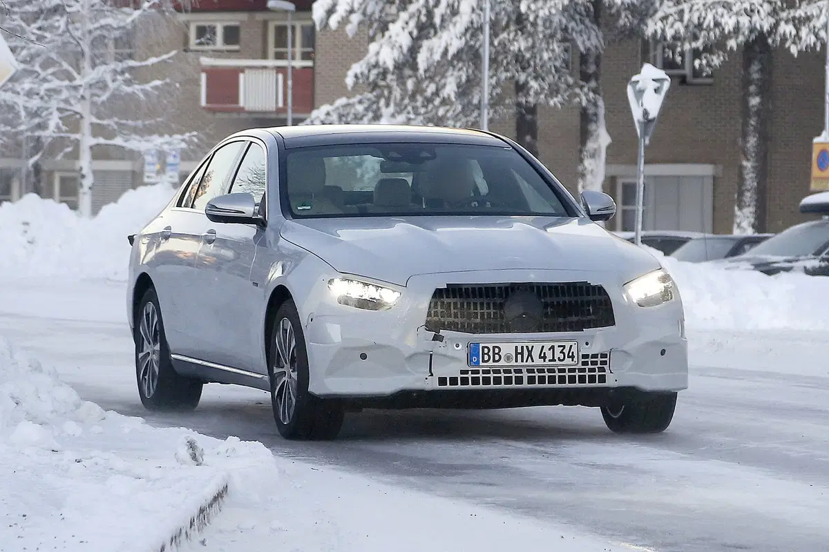 Mercedes Classe E: restyling in arrivo [Foto spia] (2)