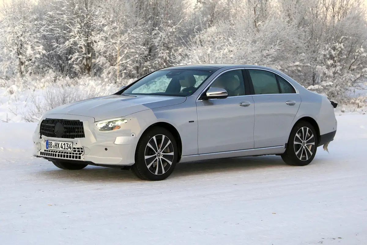 Mercedes Classe E: restyling in arrivo [Foto spia] (6)