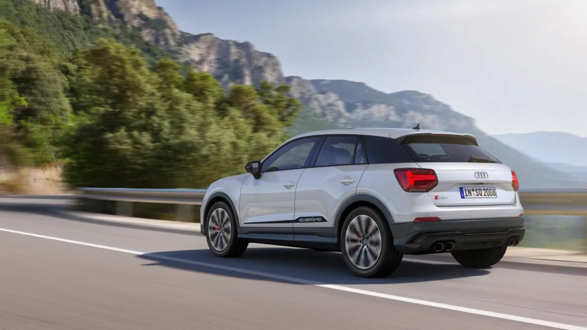 Audi SQ2, SUV compatto al peperoncino (8)