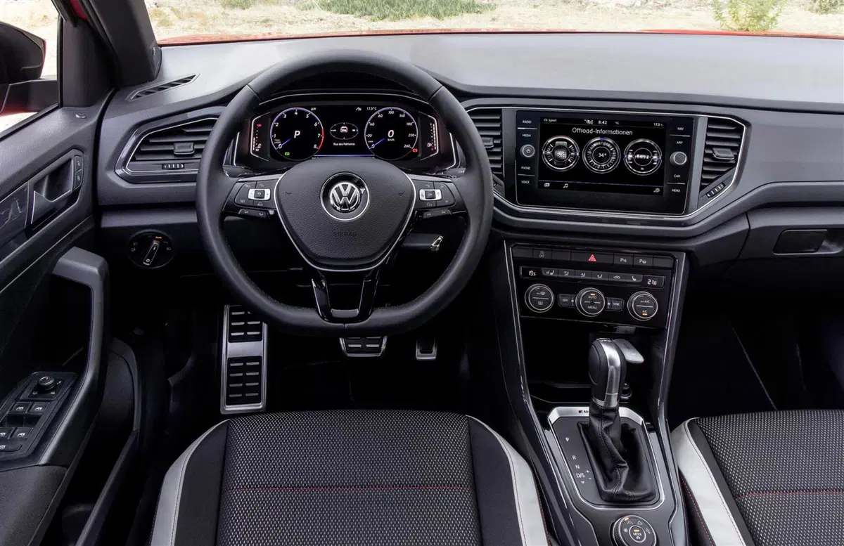 Volkswagen T-Roc [Video primo test] (23)