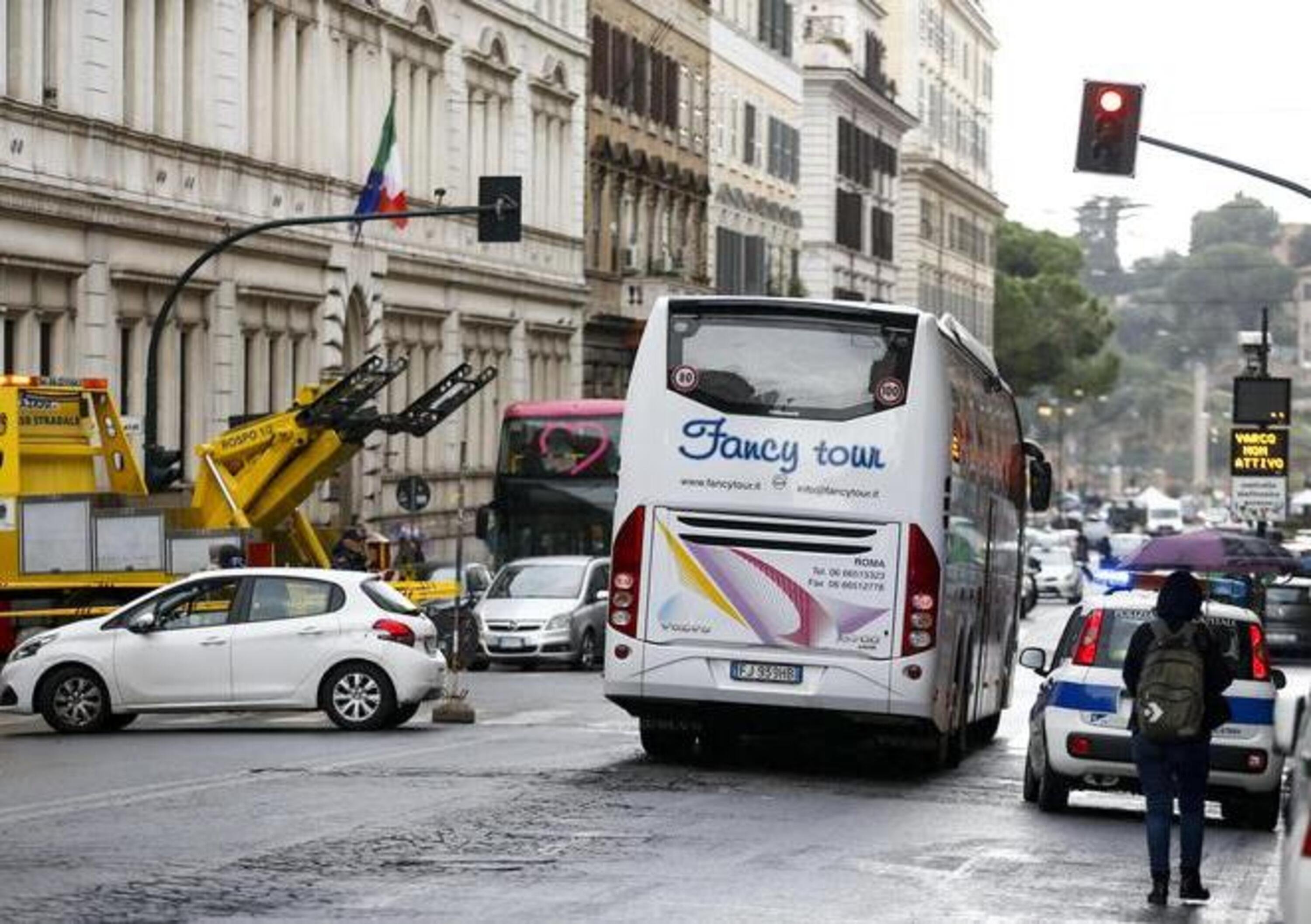 Roma: da gennaio bus turistici fuori dal centro