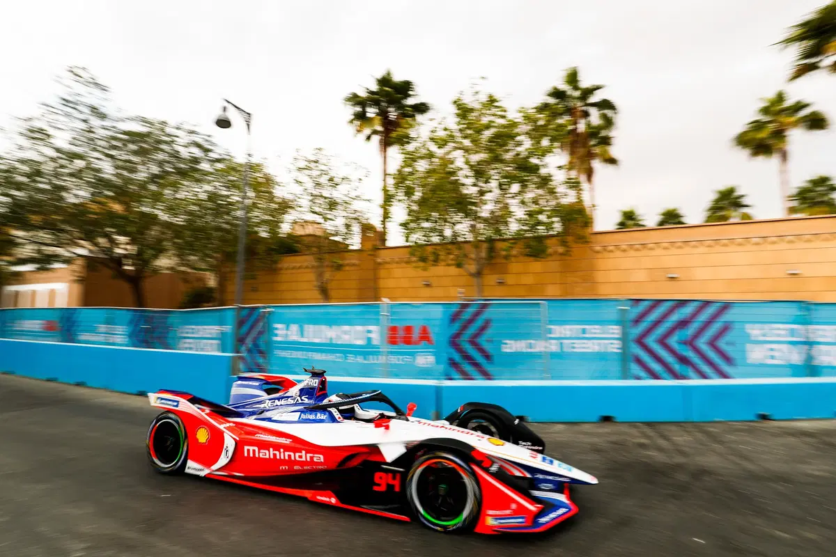 Formula E, ePrix di Ad Diriyah: pole per Da Costa (12)