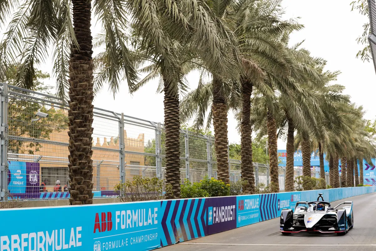 Formula E, ePrix di Ad Diriyah: pole per Da Costa (13)
