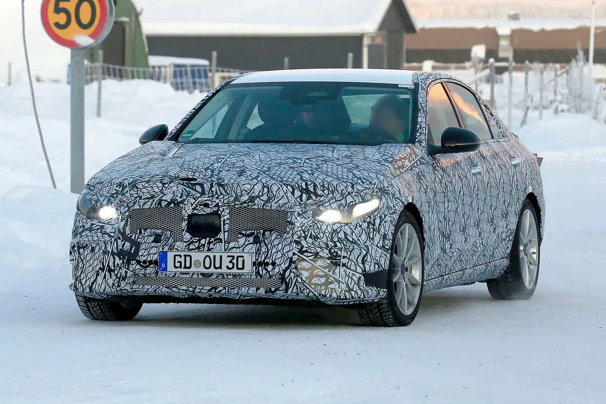 Mercedes Classe C, le foto spia