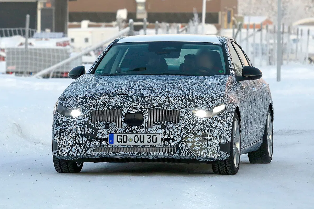 Mercedes Classe C, le foto spia (3)