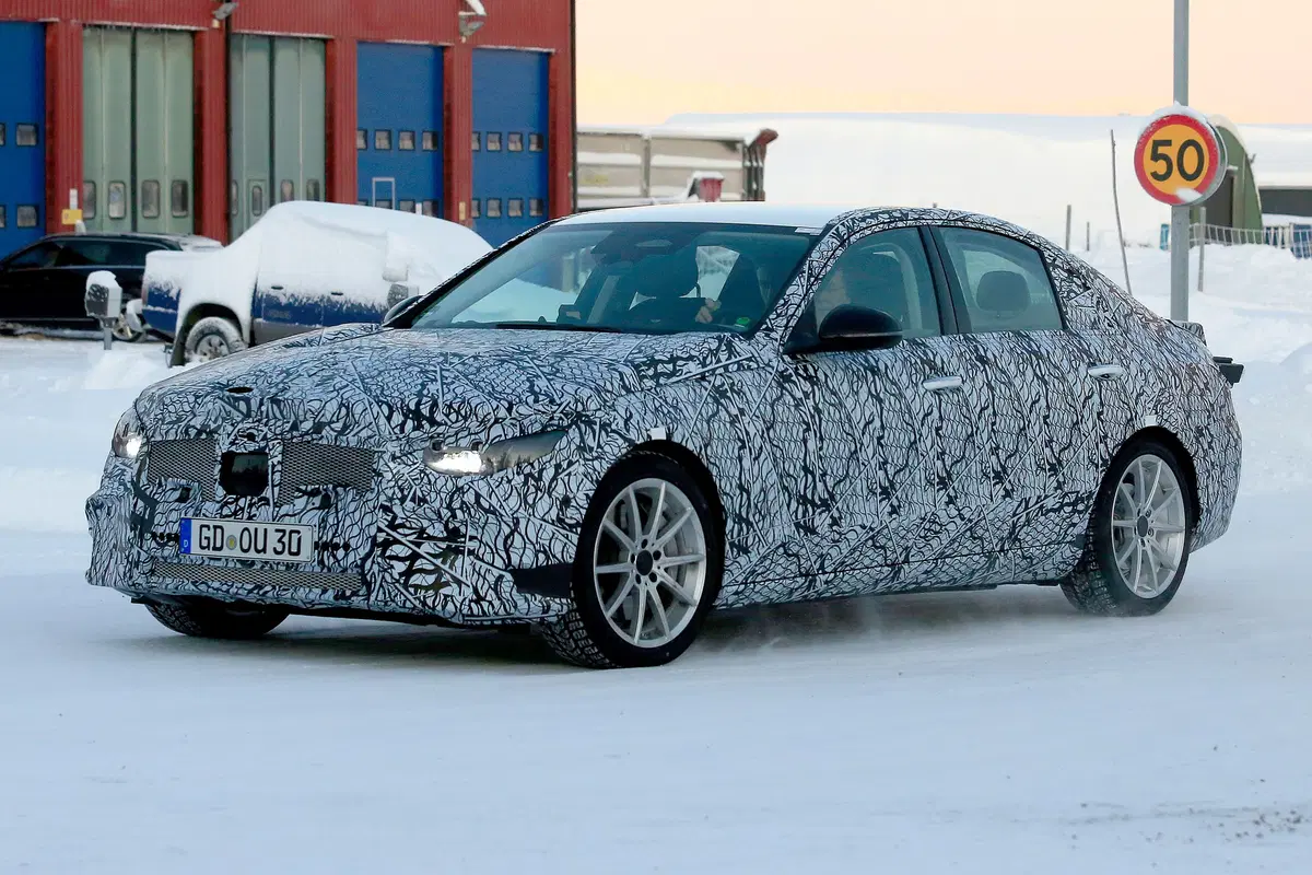 Mercedes Classe C, le foto spia (4)