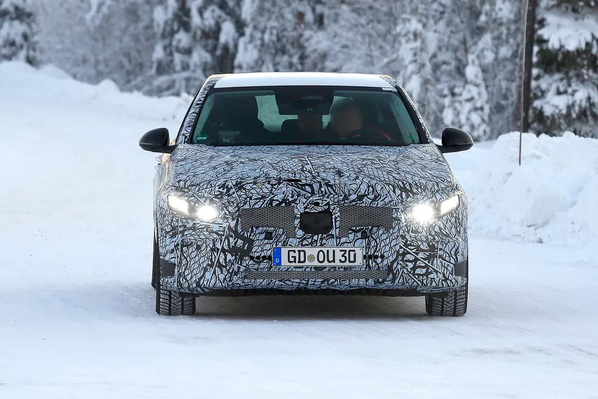 Mercedes Classe C, le foto spia (5)