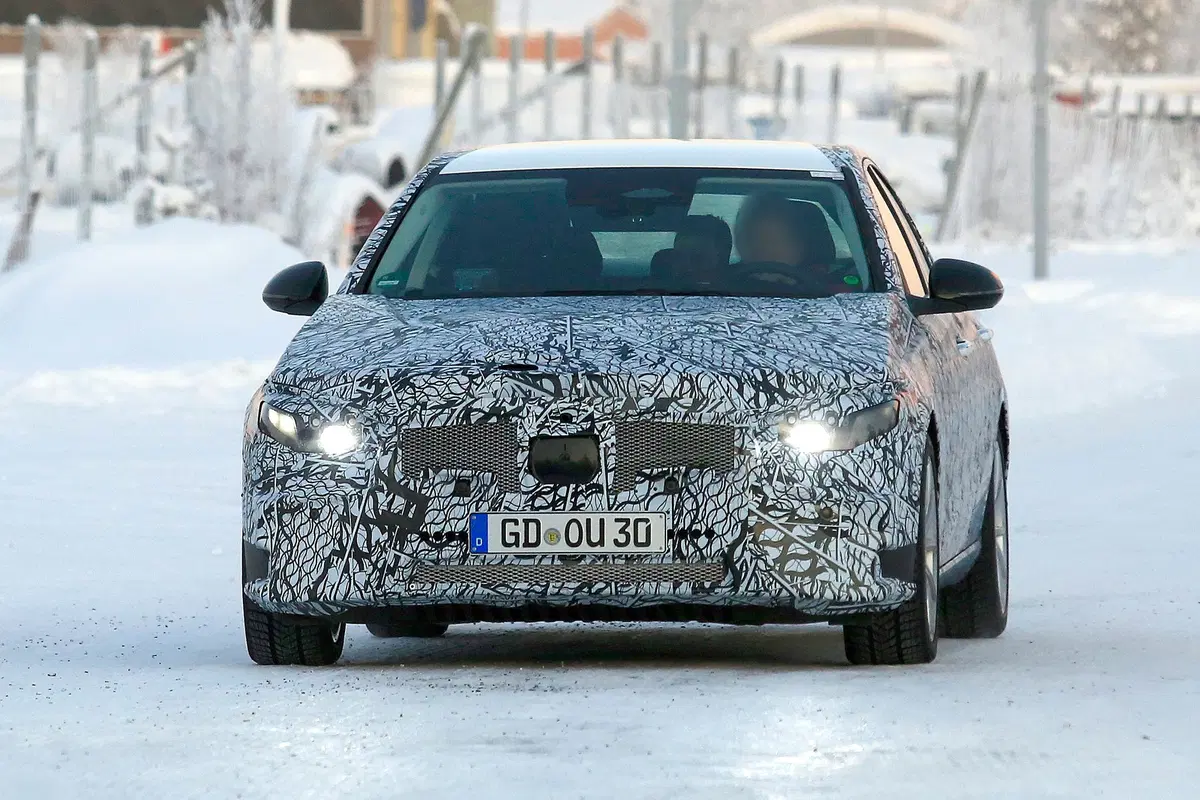Mercedes Classe C, le foto spia (7)