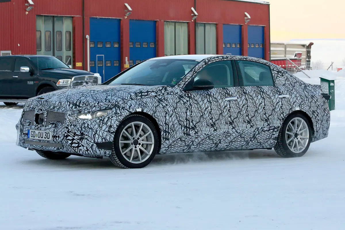 Mercedes Classe C, le foto spia (6)