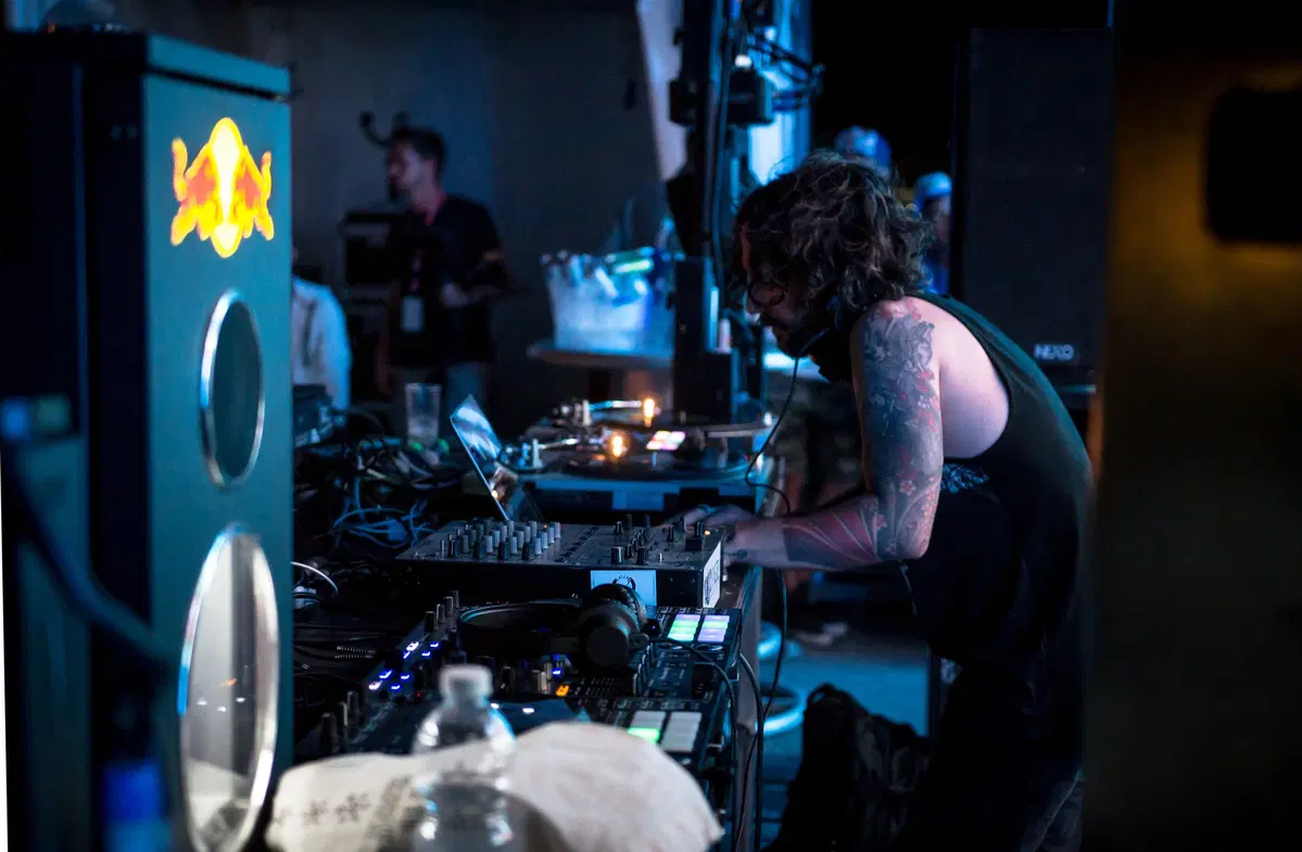 DJ Aladyn, il re dello scratch che va pazzo per il peperoncino (6)
