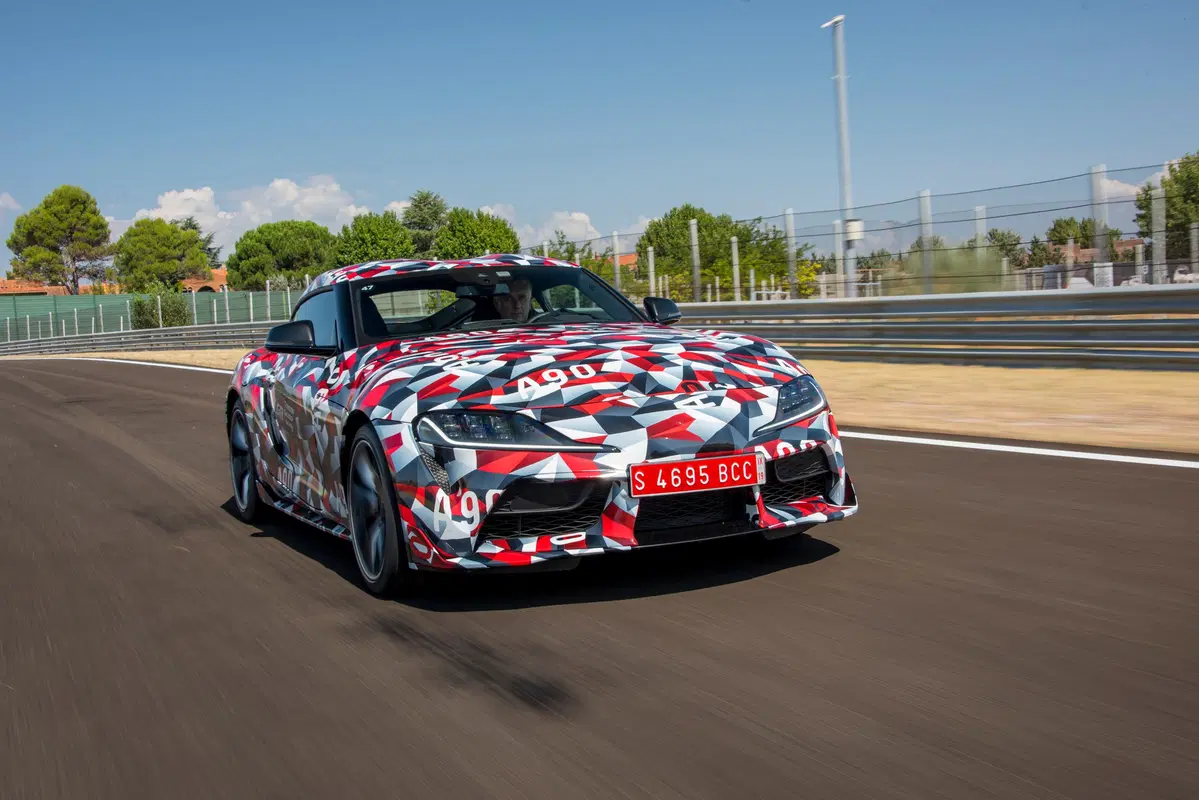 Toyota Supra 2019, va forte e mantiene fede alla tradizione [Video] (2)