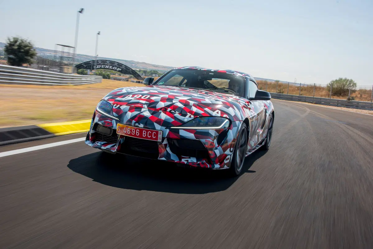 Toyota Supra 2019, va forte e mantiene fede alla tradizione [Video] (5)