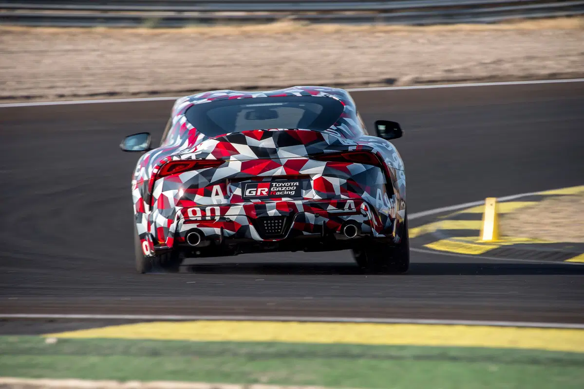 Toyota Supra 2019, va forte e mantiene fede alla tradizione [Video] (6)