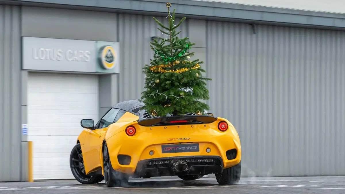Tanti auguri di Natale da Lotus… Merry Driftmas!