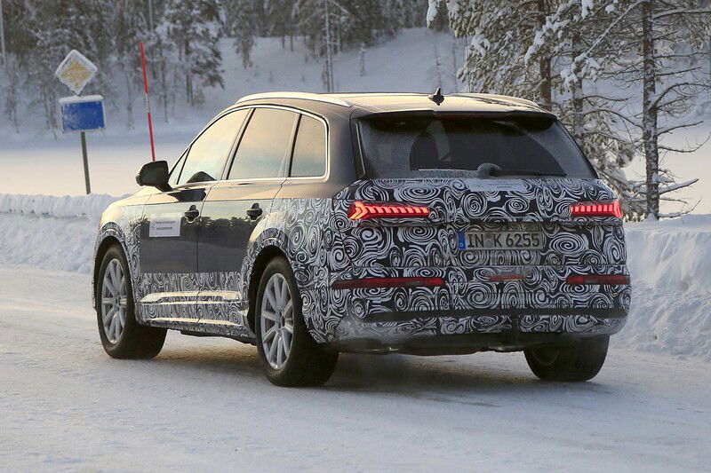 Il futuro Audi Q7 avvistato su strada