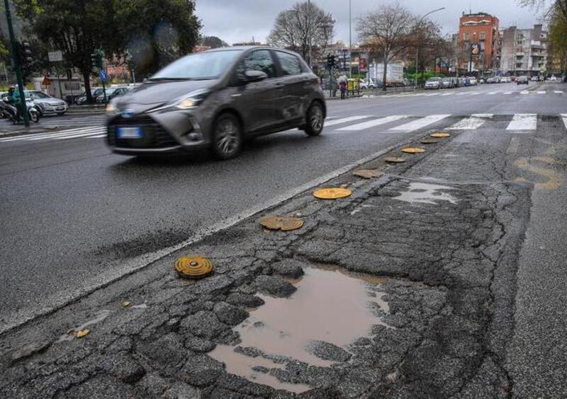 Buche a Roma? Ci vuole l&#039;Esercito (che per&ograve; non ci sta)