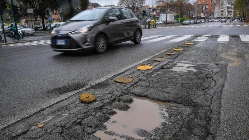 Buche a Roma? Ci vuole l&#039;Esercito (che per&ograve; non ci sta)