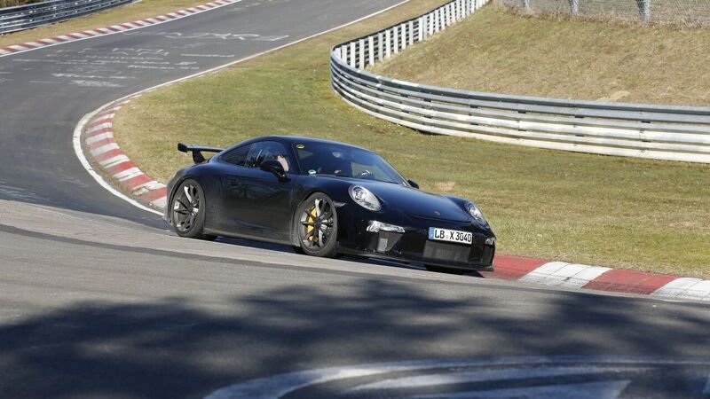 Porsche 911: in arrivo il restyling della GT3