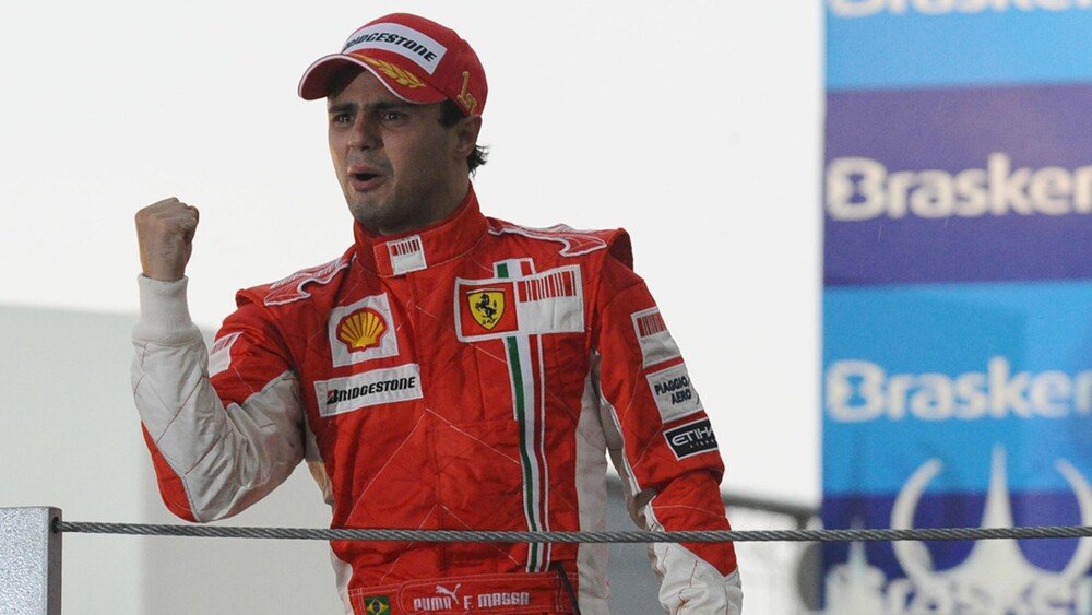 Felipe Massa in lacrime sul podio di Interlagos nel 2008