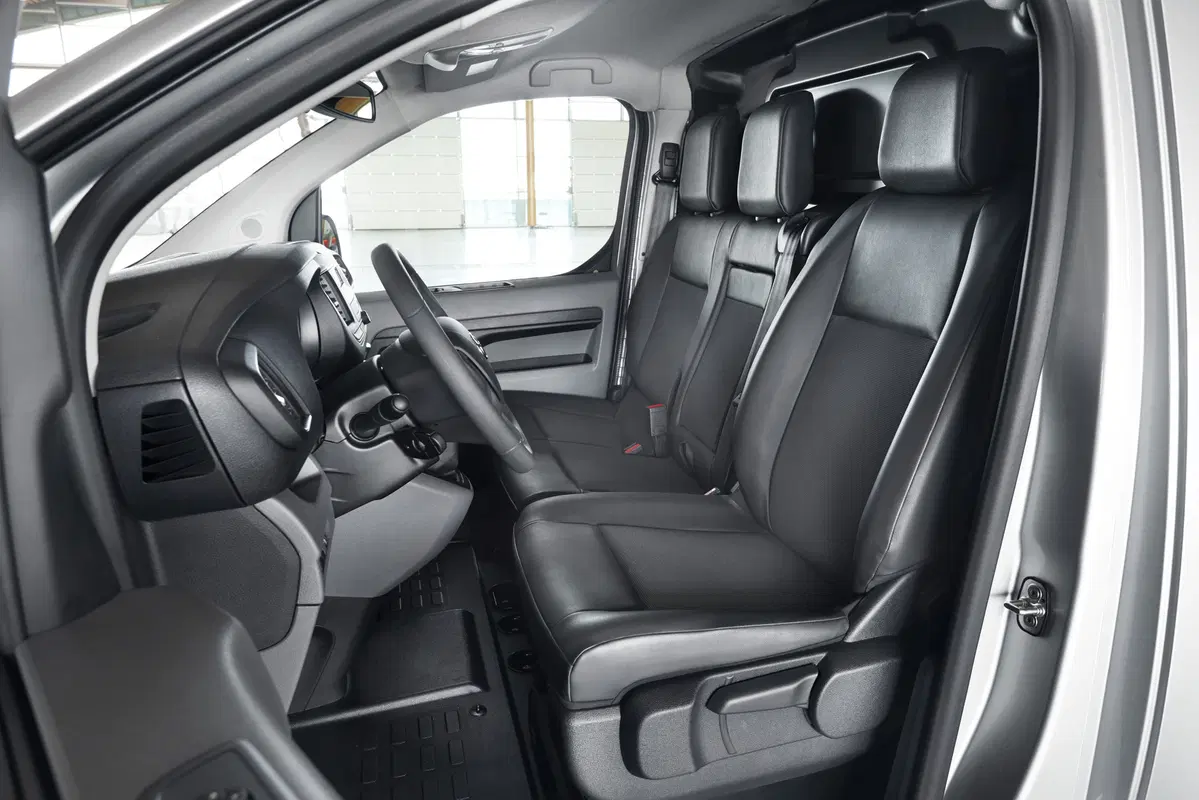 Toyota Proace Van: il furgone del Sol Levante sbarca al Salone di Birmingham (7)
