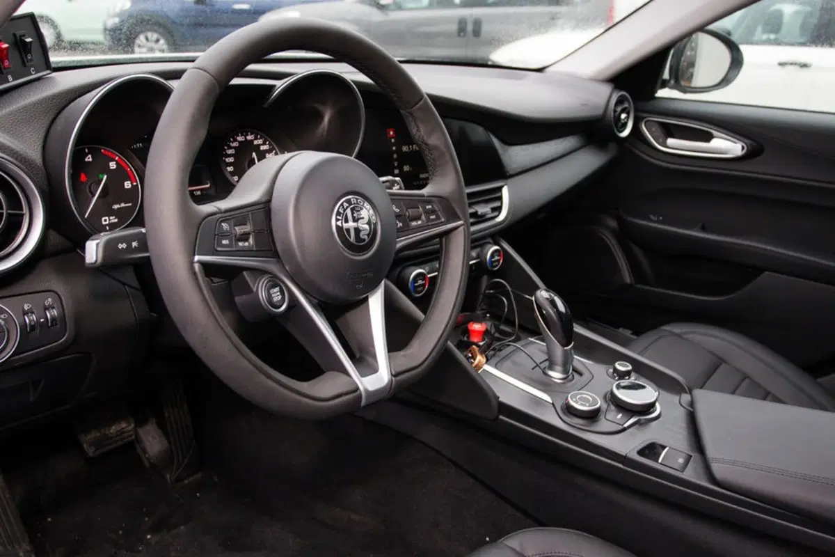 Romania, la stradale con una nuova berlina italiana: Alfa Romeo Giulia (3)