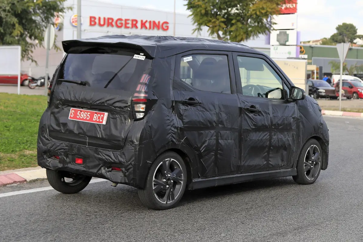 Nissan DayZ: mini-monovolume per il Giappone [Foto spia] (12)