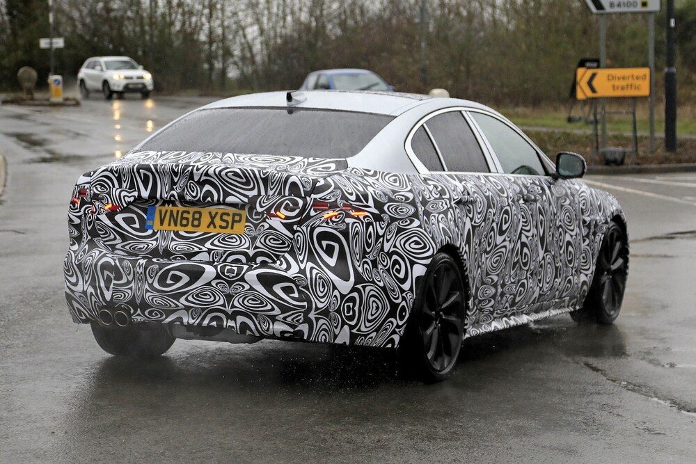 La futura Jaguar Xe avvistata su strada in Inghilterra