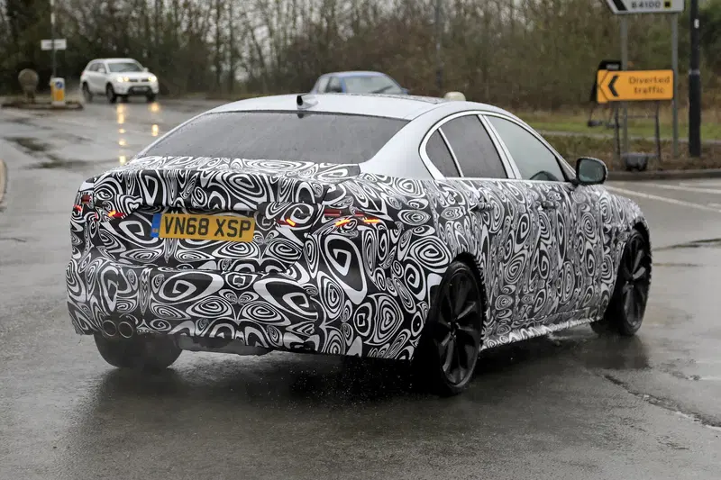 La futura Jaguar Xe avvistata su strada in Inghilterra