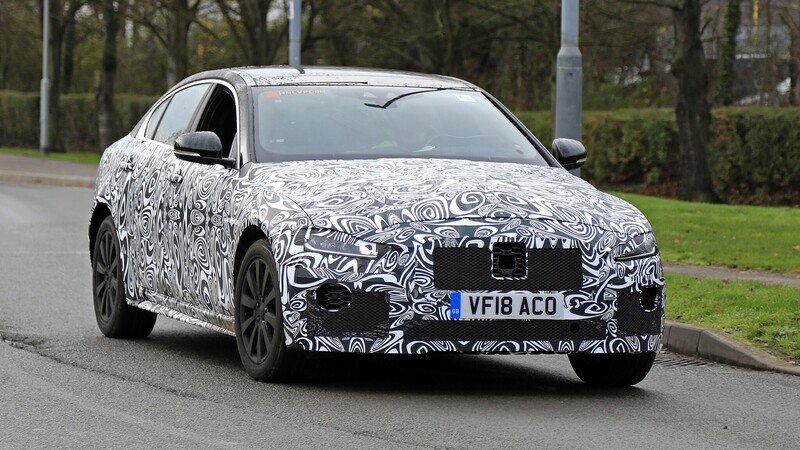 Nuova Jaguar XE: restyling per il futuro [Foto spia]