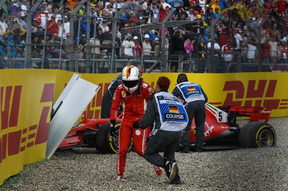 Sebastian Vettel finisce a muro in Germania: &egrave; uno dei crocevia della stagione 2018
