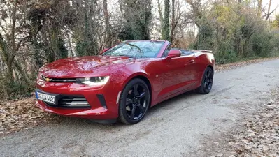 Chevrolet Camaro Cabriolet | Look americano, motore "europeo"... [Video]