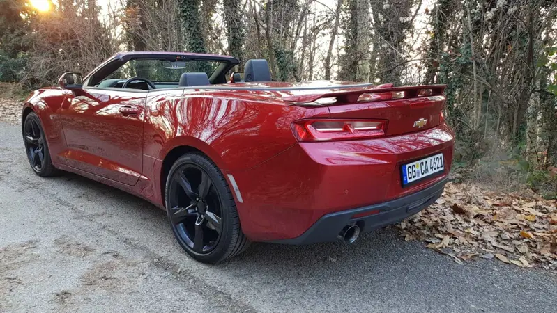 Chevrolet Camaro: &egrave; lei la protagonista della prova natalizia dei Galebordons