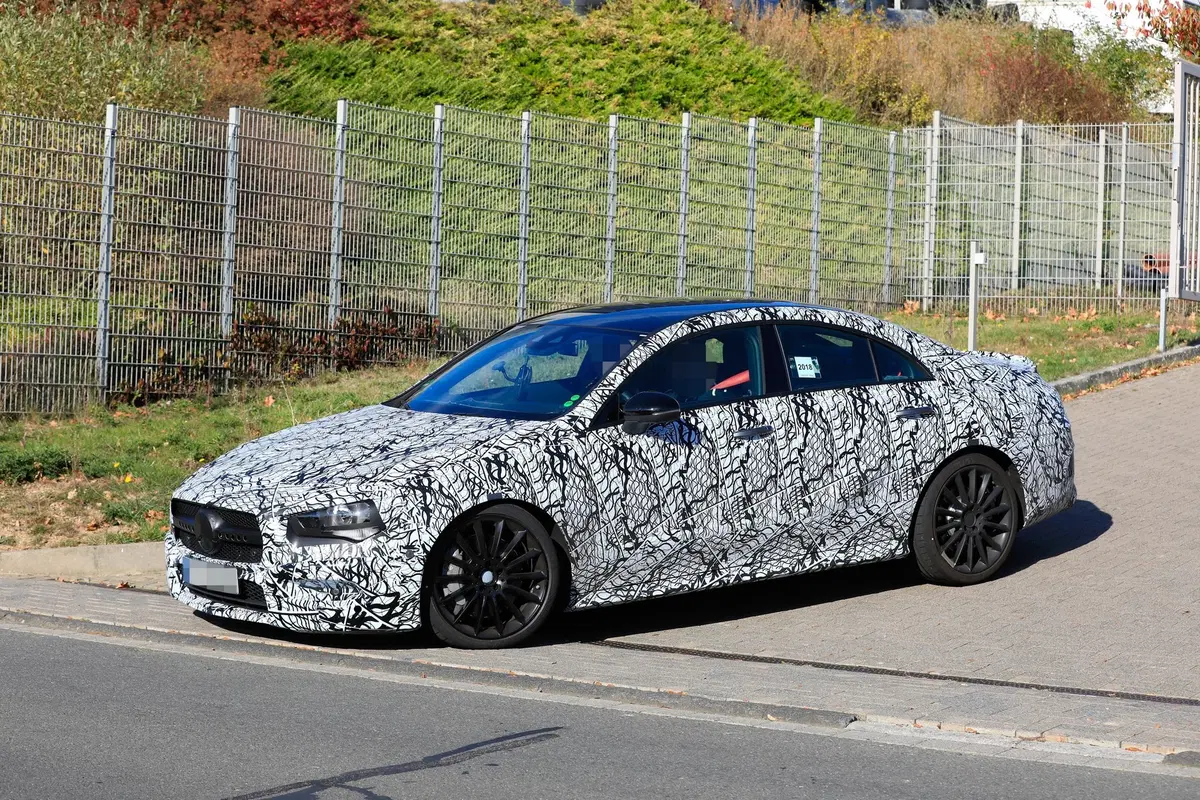 Mercedes, in arrivo le potenti CLA 35 e 45 AMG [Foto spia] (9)