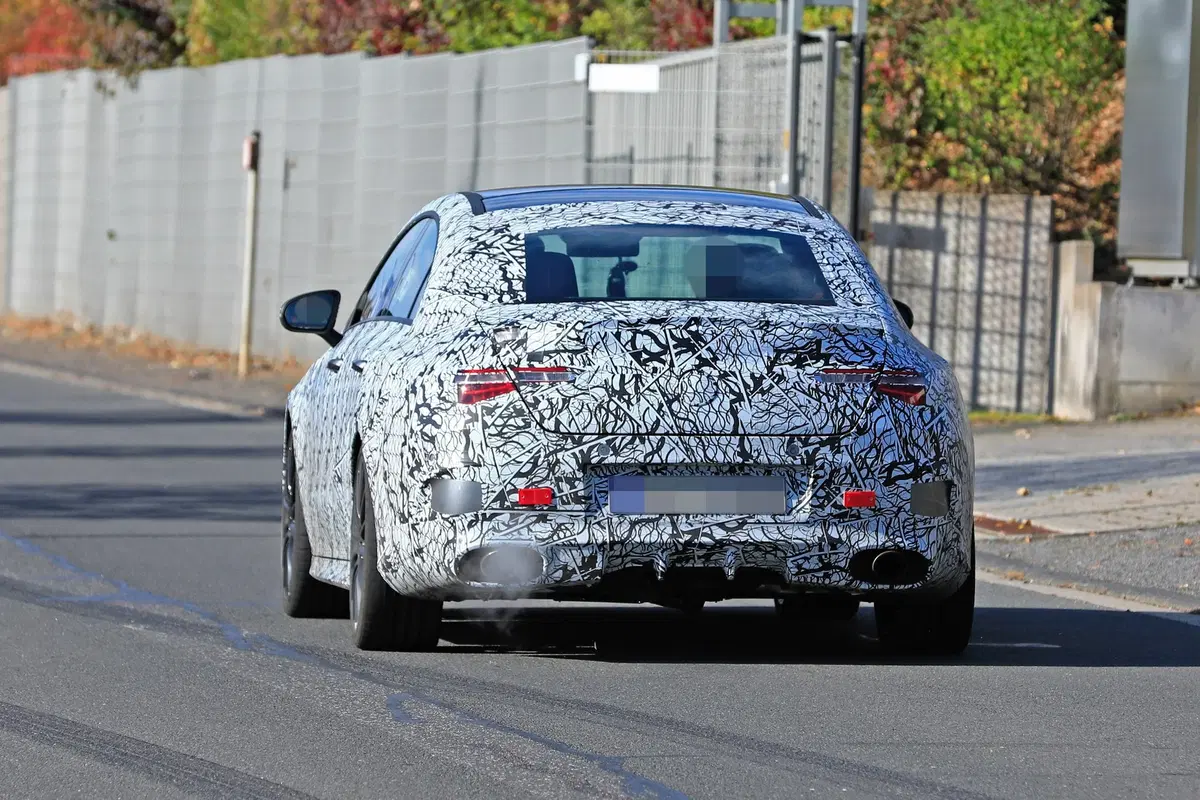 Mercedes, in arrivo le potenti CLA 35 e 45 AMG [Foto spia] (3)