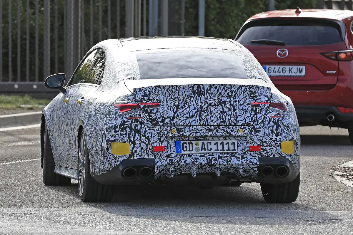 Mercedes, in arrivo le potenti CLA 35 e 45 AMG [Foto spia] (8)