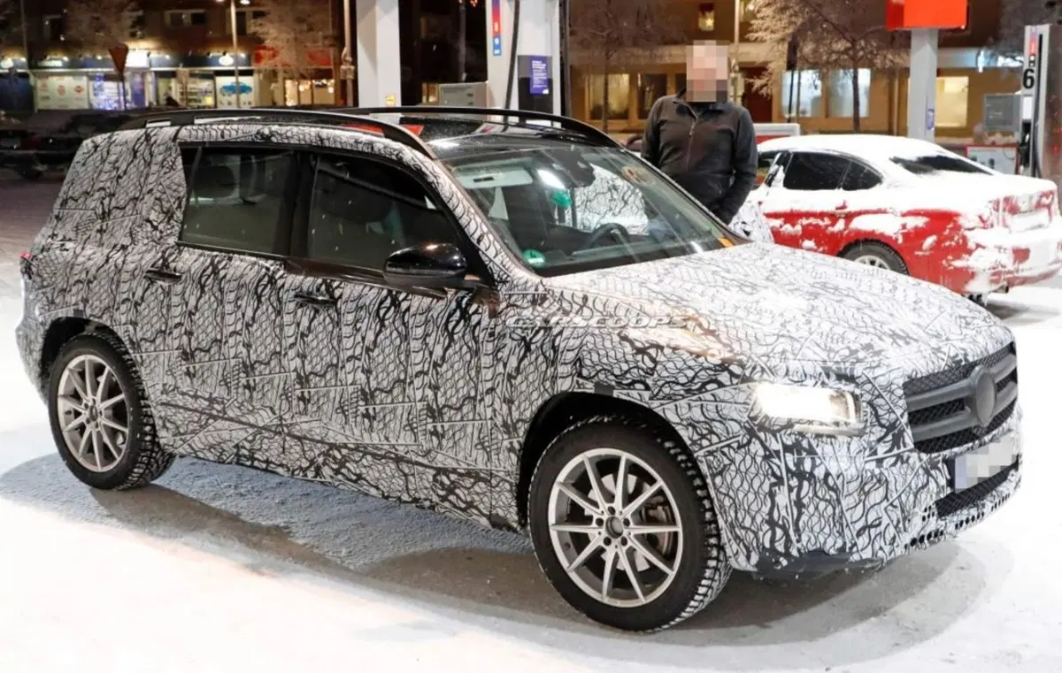 Mercedes GLB: ecco il nuovo Crossover in prova [foto gallery]