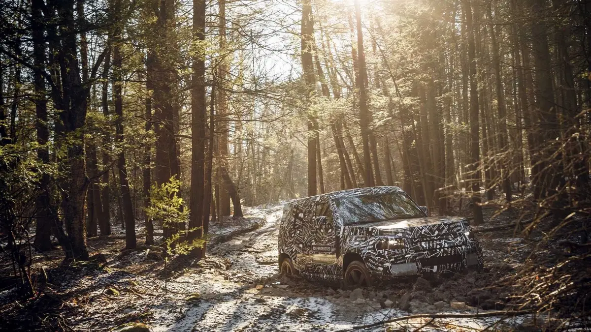 Nuovo Land Rover Defender, le prime immagini ufficiali (5)