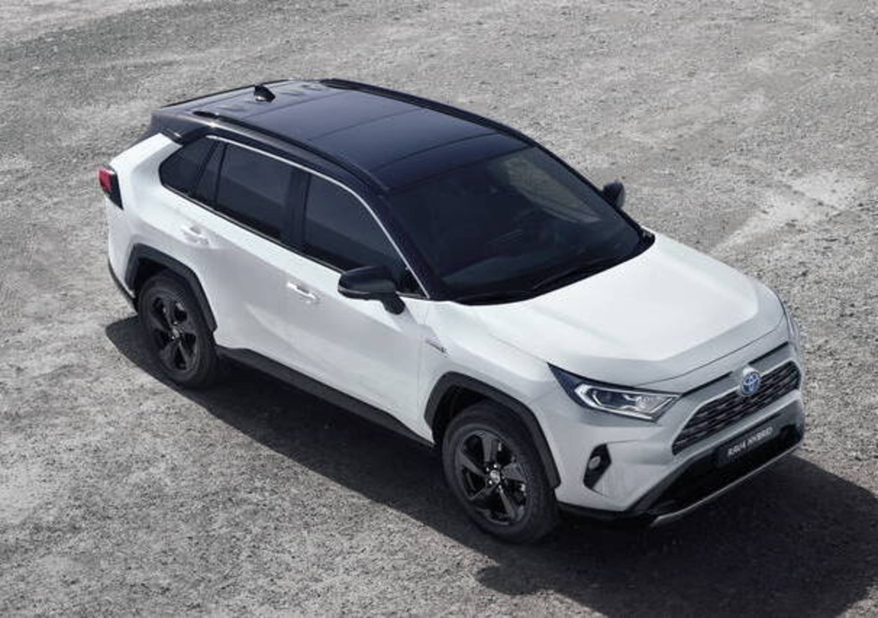 Toyota Rav4 2019, niente diesel solo ibrido. Ecco i prezzi