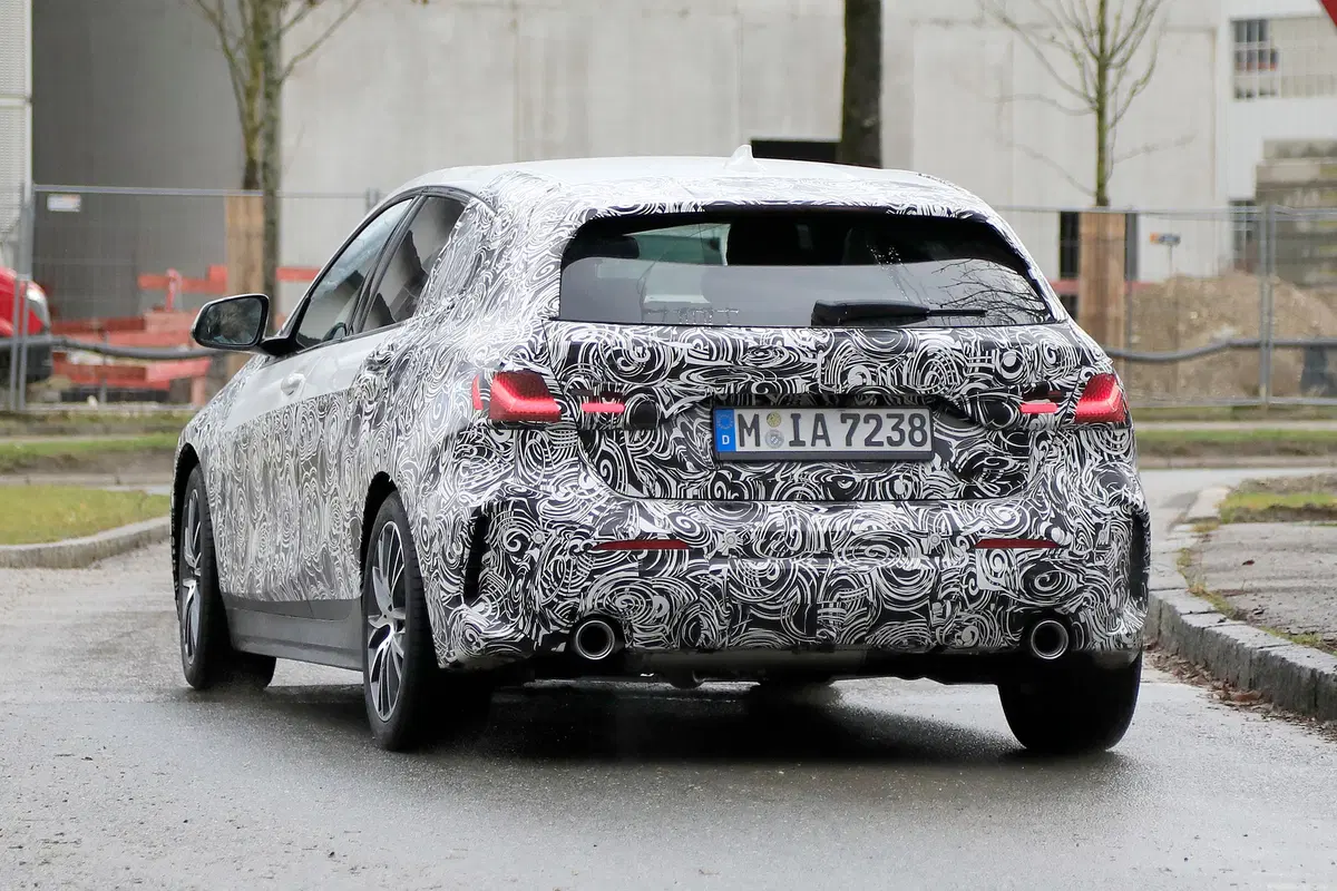Nuova BMW Serie 1 2019, ecco le foto spia (9)