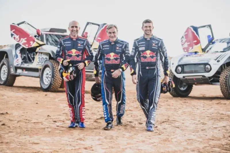 Peterhansel, Sainz e Despres il trio degli "alfieri" MINI