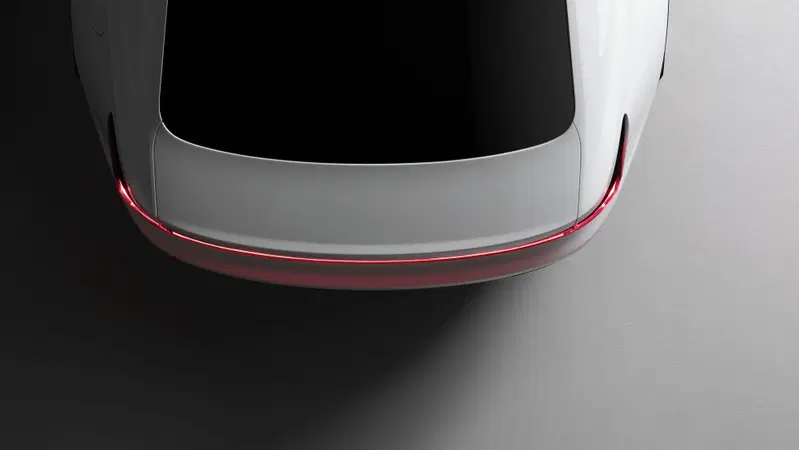 Polestar 2, il primo teaser dell'elettrica