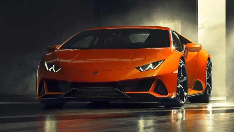 Lamborghini Huracan EVO, quattro ruote sterzanti e pi&ugrave; potenza 