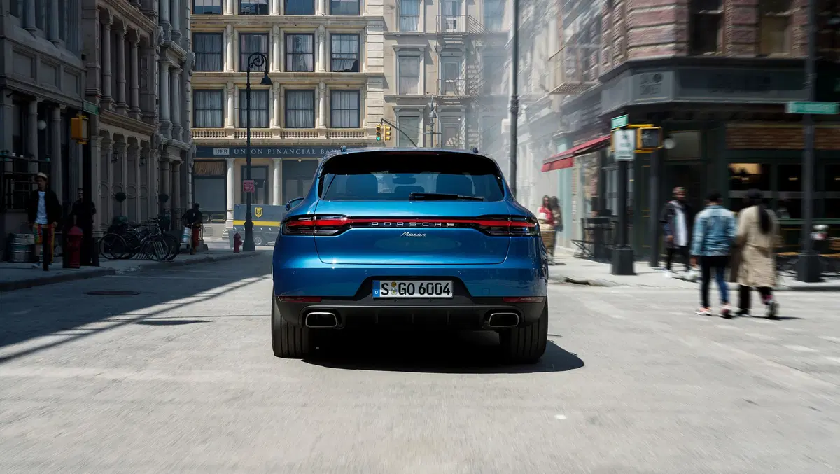 Porsche Macan 2019, arriva dal futuro...ma senza diesel! [Video] (2)