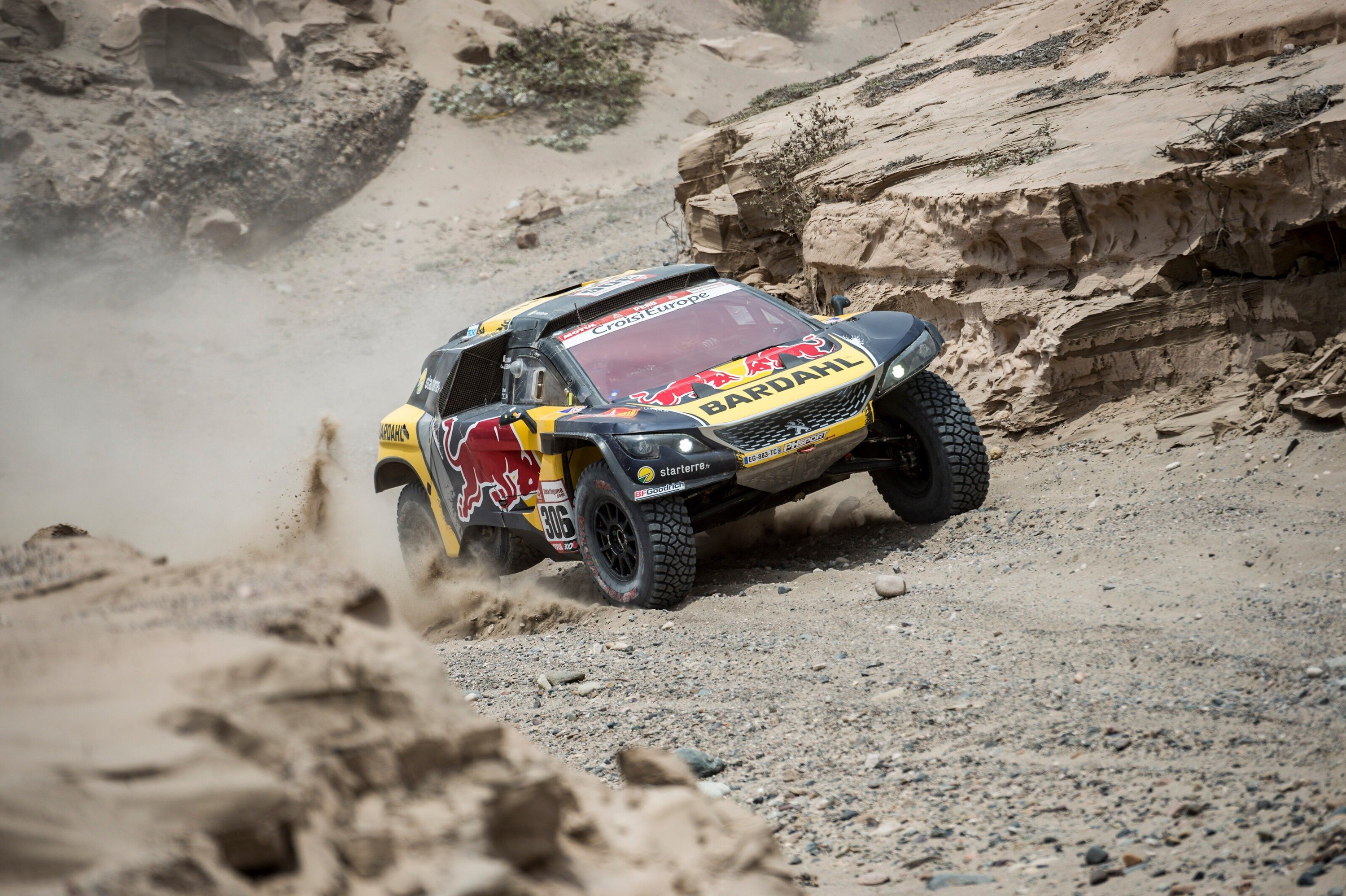 Dakar Per&ugrave; 2019 Loeb-Peugeot. Non il giorno ideale per affrontare il Rally nel caos