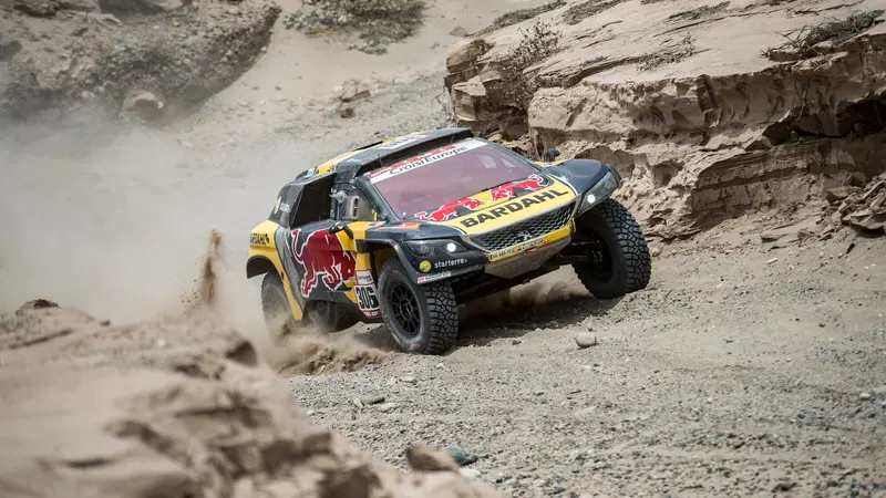 Dakar Per&ugrave; 2019 Loeb-Peugeot. Non il giorno ideale per affrontare il Rally nel caos