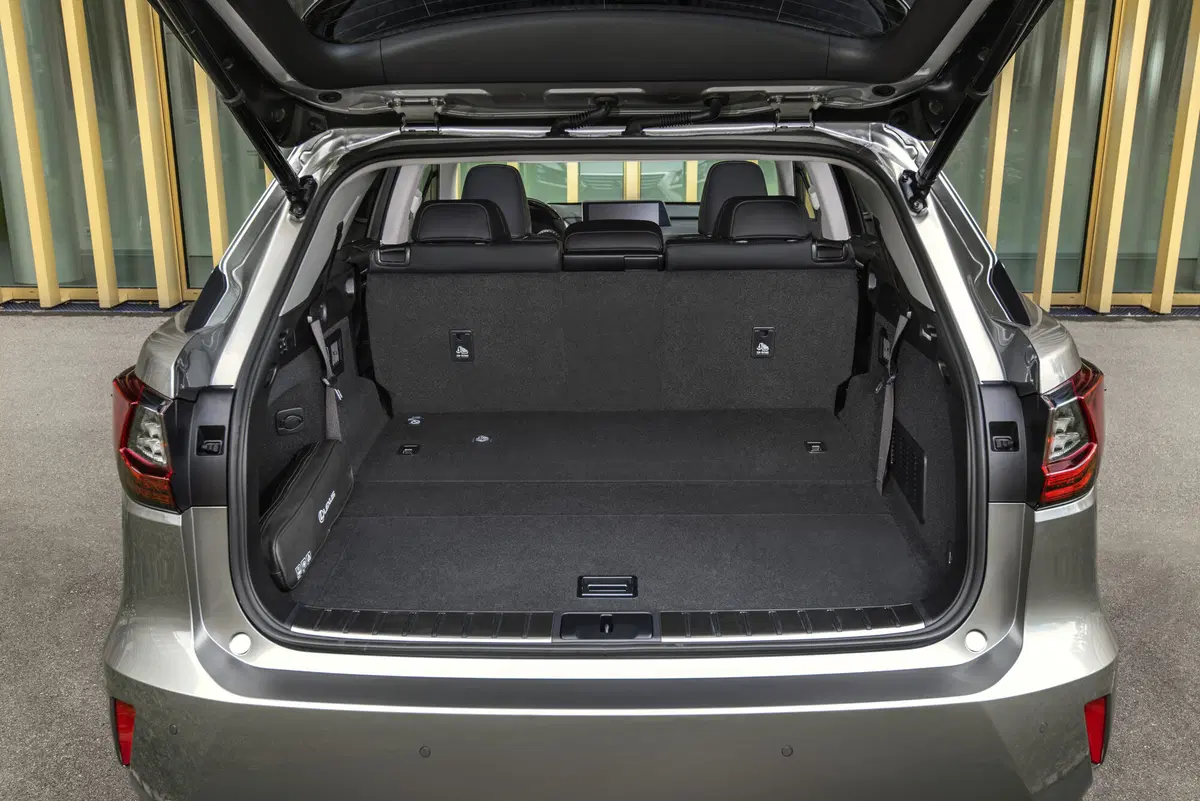 Lexus RX L, il SUV giapponese diventa a 7 posti [Video] (5)