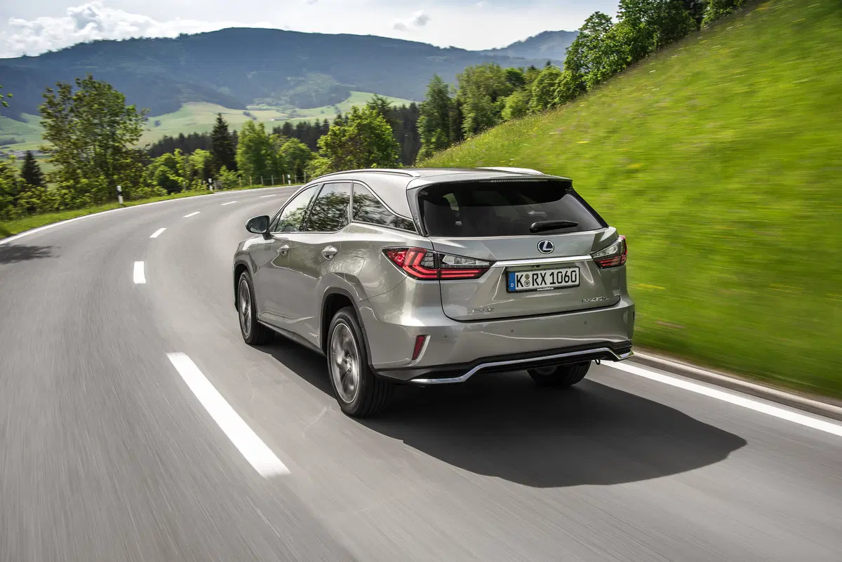 Lexus RX L, il SUV giapponese diventa a 7 posti [Video] (7)